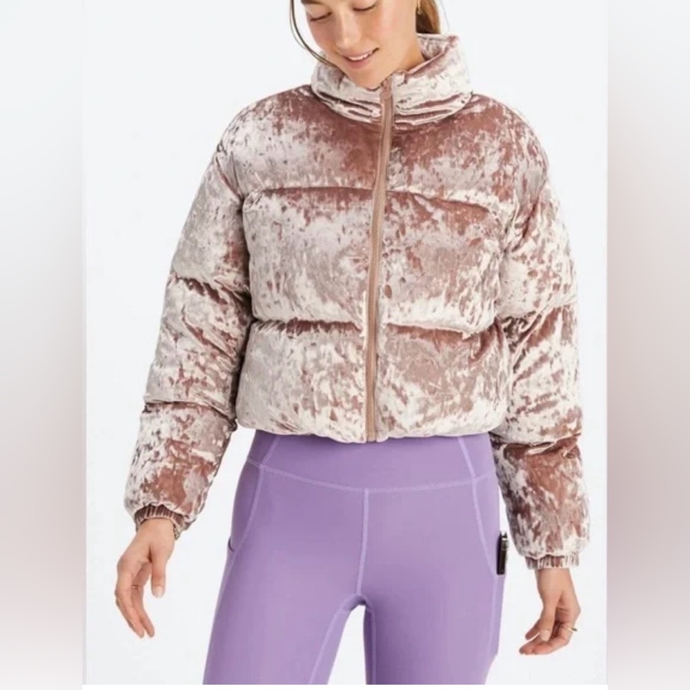 Fabletics Wander Crushed Velour Cropped Puffer Jacket Size Medium Neutral EUC